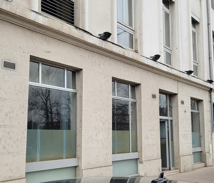 Bureau dans Lyon à vendre - Photo de l’immeuble – Image 1 sur 5