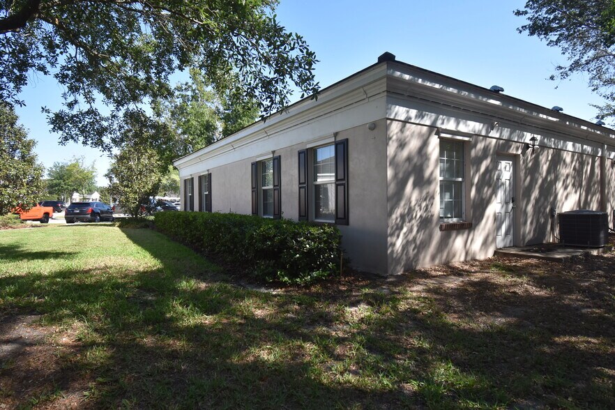 1377 Providence Rd, Brandon, FL à louer - Photo de l’immeuble – Image 3 sur 27