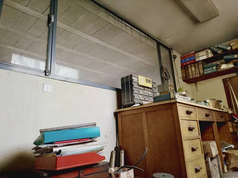 Local commercial dans Challes-les-Eaux à louer - Photo intérieure – Image 2 sur 5