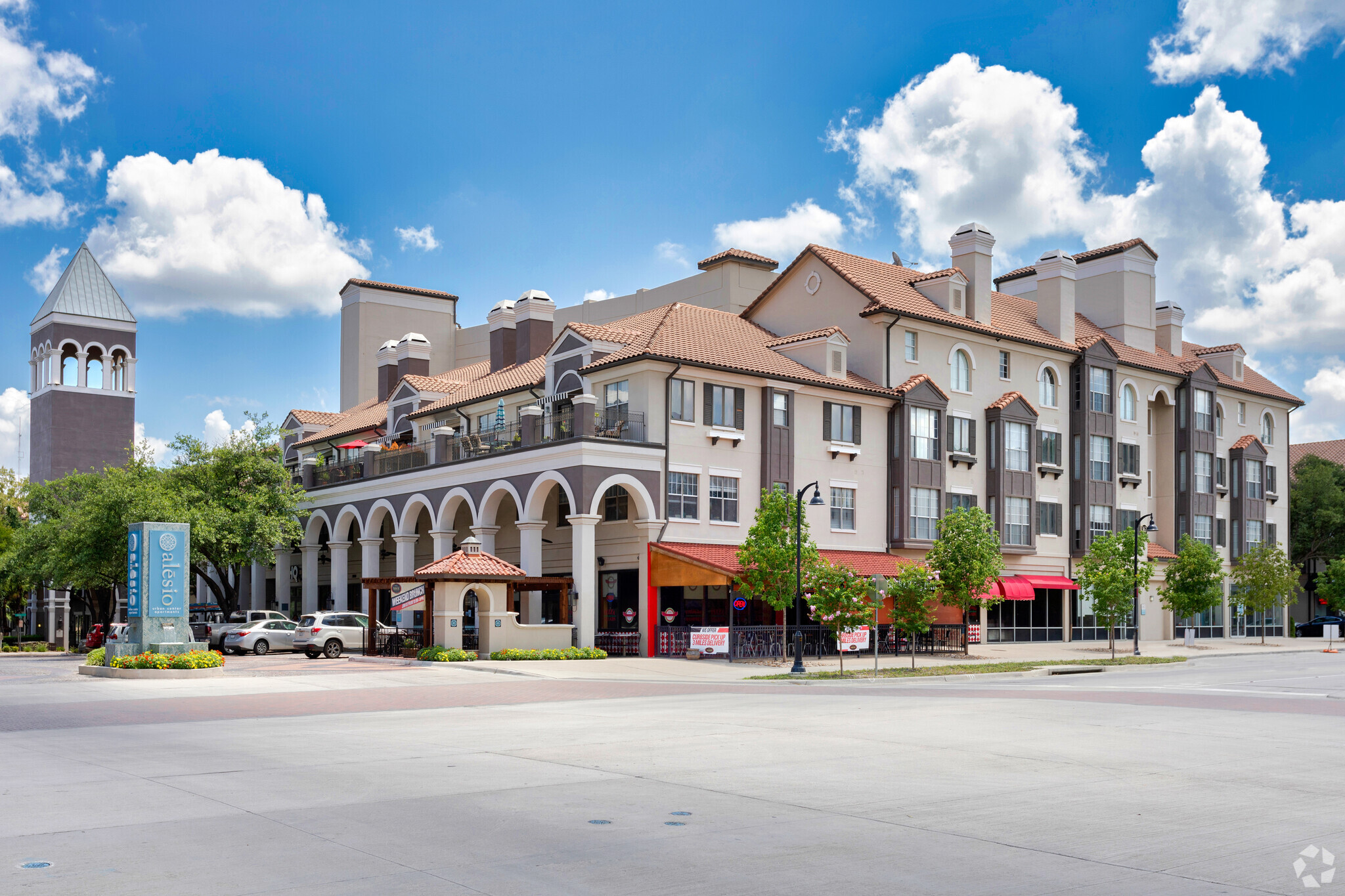 385 E Las Colinas Blvd, Irving, TX à louer Photo principale– Image 1 sur 17