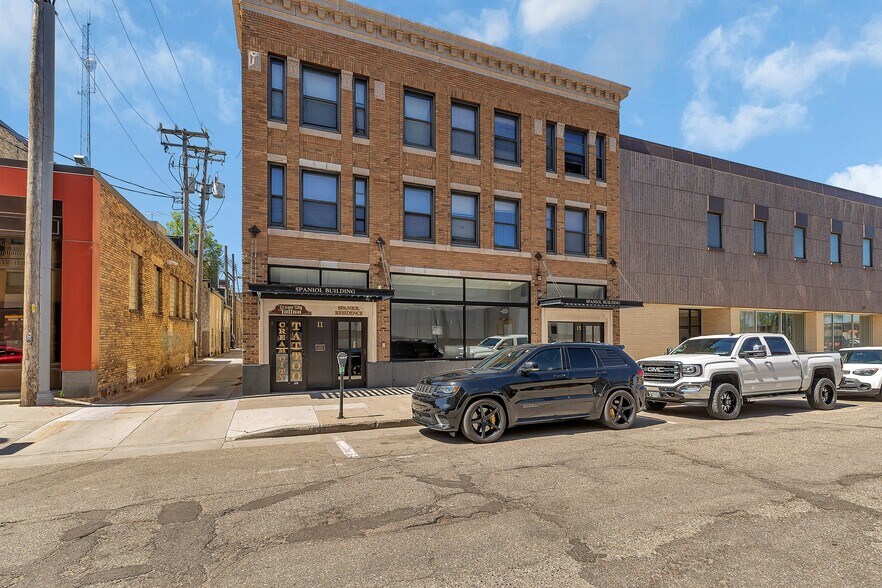 15 6th Ave N, Saint Cloud, MN à vendre - Photo de l’immeuble – Image 1 sur 14