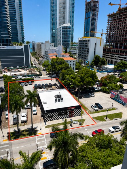 3023 Biscayne Blvd, Miami, FL à louer - Photo de l’immeuble – Image 3 sur 6
