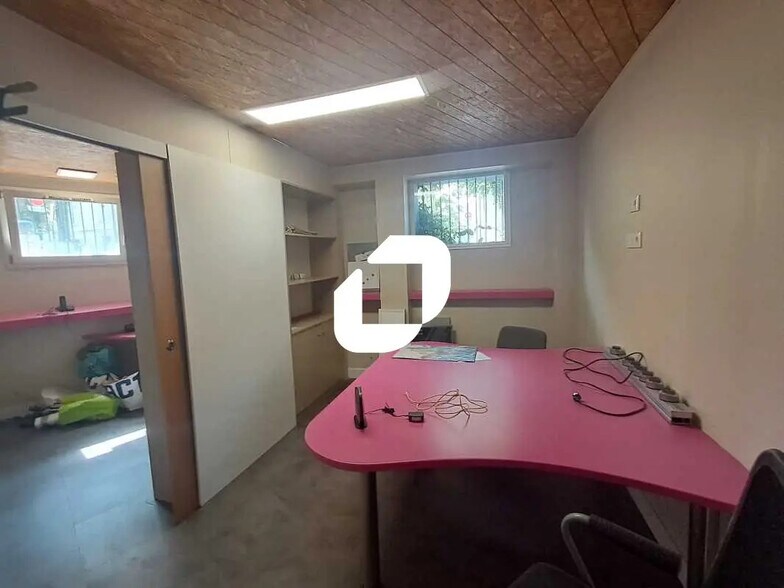 Bureau dans Bordeaux à vendre - Photo de l’immeuble – Image 3 sur 12