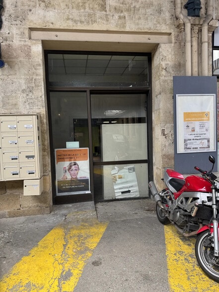 170 Cours Du Médoc, Bordeaux à louer - Photo de l’immeuble – Image 2 sur 5