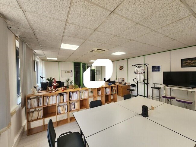 Plus de détails pour Bureau à louer
