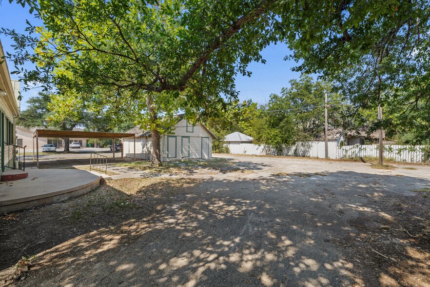 620 N Main St, Taylor, TX à vendre - Photo de l’immeuble – Image 2 sur 44