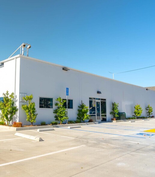 922-924 S Lyon St, Santa Ana, CA à louer - Photo de l’immeuble – Image 2 sur 6