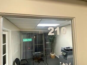 300 S El Camino Real, San Clemente, CA à louer Photo intérieure– Image 1 sur 5