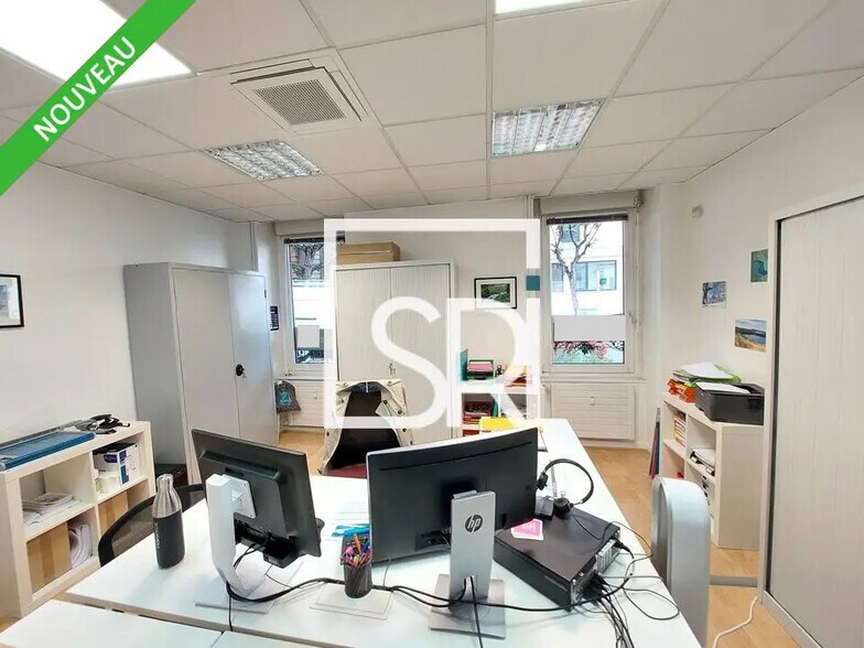 Bureau dans Clermont-Ferrand à vendre - Photo de l’immeuble – Image 3 sur 12