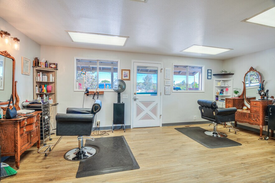 64661 Bruce Ave, Bend, OR à vendre - Photo de l’immeuble – Image 3 sur 38