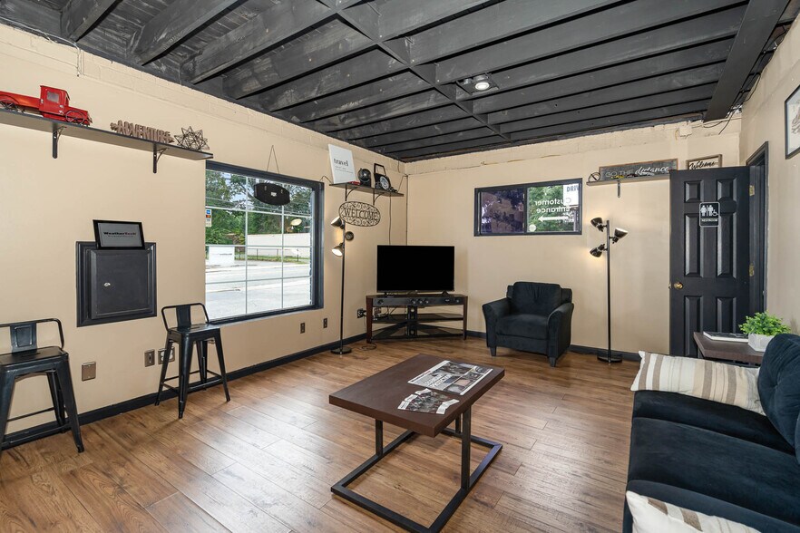 946 S Chapman St, Greensboro, NC à vendre - Photo intérieure – Image 2 sur 7