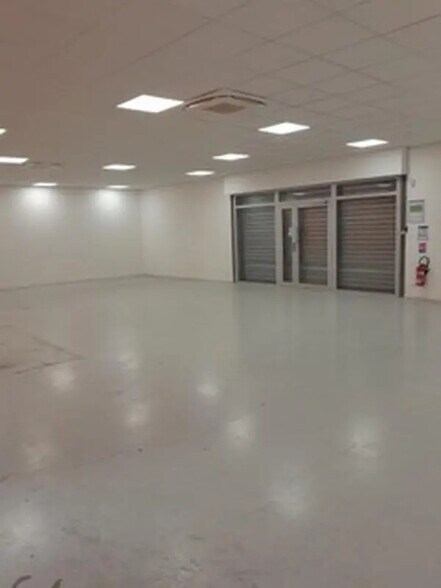 Local d’activités dans Toulouse à louer - Photo de l’immeuble – Image 2 sur 4