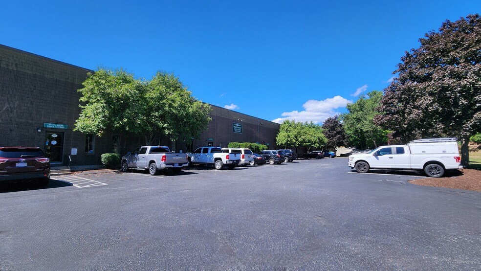 65 Mathewson Dr, Weymouth, MA à louer - Photo de l’immeuble – Image 2 sur 8