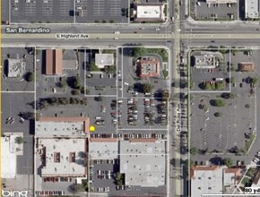 1565 E Highland Ave, San Bernardino, CA - Vue aérienne vue de carte
