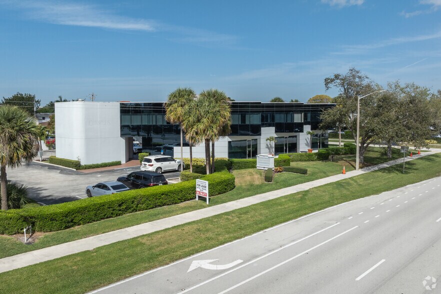 4401 N Federal Hwy, Boca Raton, FL à louer - Photo de l’immeuble – Image 3 sur 8
