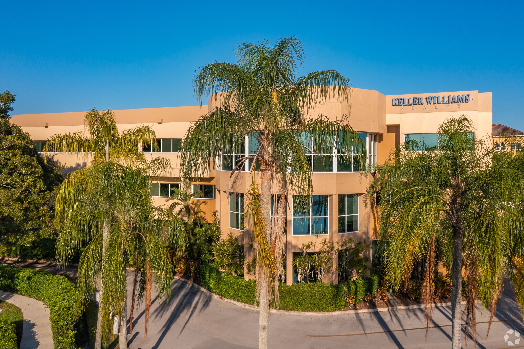 1625 N Commerce Pky, Weston, FL à louer Photo de l’immeuble– Image 1 sur 13