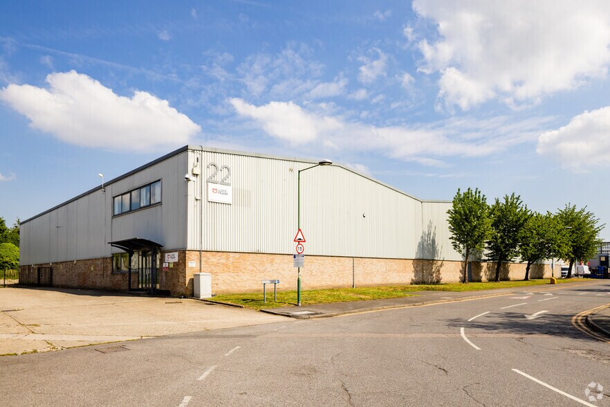 Fairway Dr, Greenford à louer - Photo principale – Image 1 sur 1