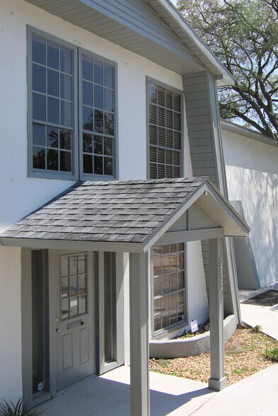 2231-2233 Nursery Rd, Clearwater, FL à louer - Photo de l’immeuble – Image 3 sur 11