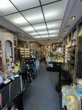 Plus de détails pour Local commercial à louer