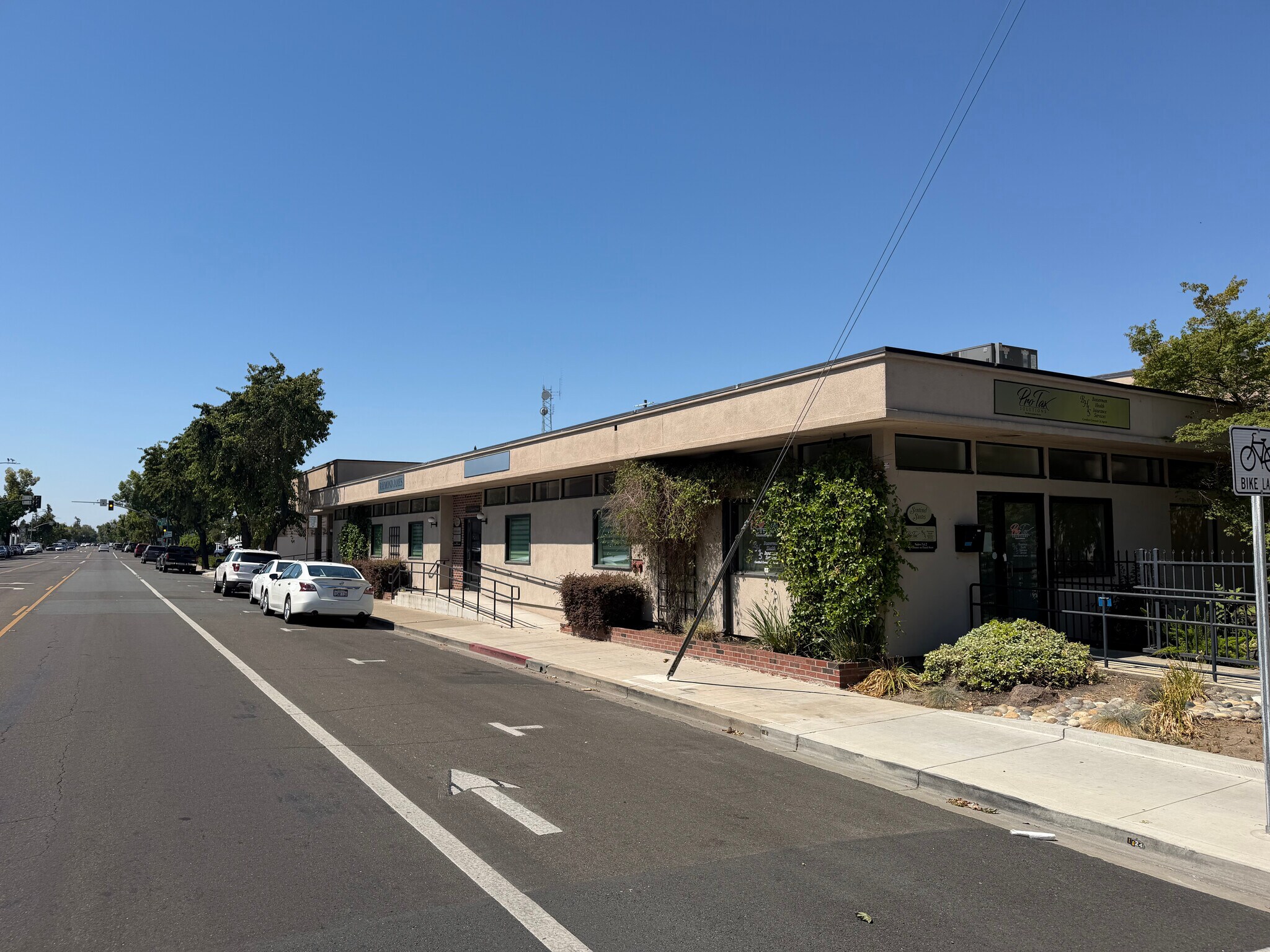 125 N Church St, Lodi, CA à louer Photo de l’immeuble– Image 1 sur 15
