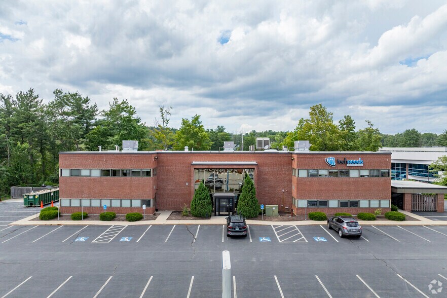 18 Pelham Rd, Salem, NH à louer - Photo de l’immeuble – Image 3 sur 6