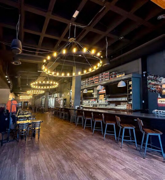 811 Prospect Ave E, Cleveland, OH à louer - Photo intérieure – Image 3 sur 21