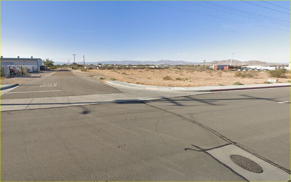 West Ridgecrest Boulevard Blvd, Ridgecrest, CA à vendre - Photo de l’immeuble – Image 2 sur 6