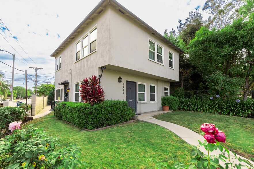 2499 S Barrington Ave, Los Angeles, CA à vendre - Photo de l’immeuble – Image 1 sur 5