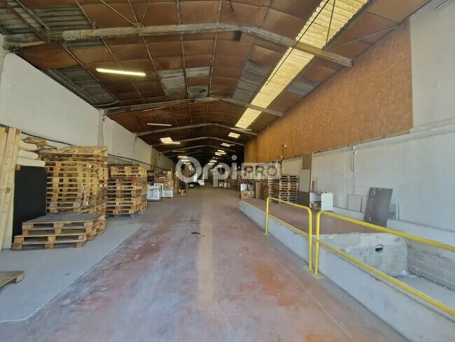 Plus de détails pour Industriel/Logistique à louer