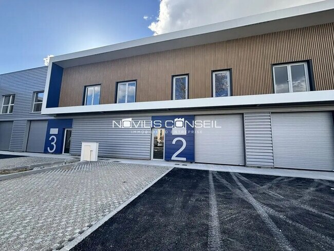 Plus de détails pour Local d’activités à vendre