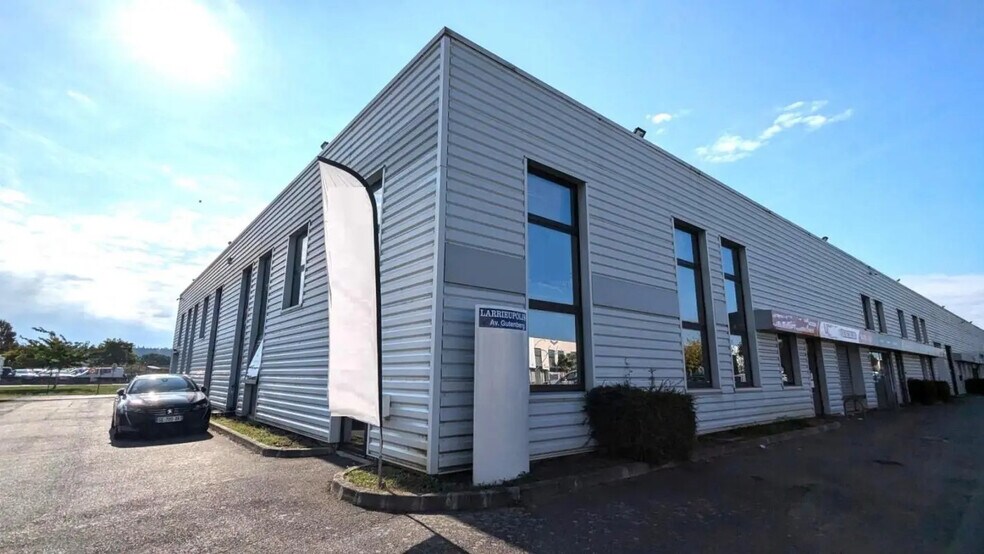 Bureau dans Portet-sur-Garonne à louer - Photo de l’immeuble – Image 1 sur 7
