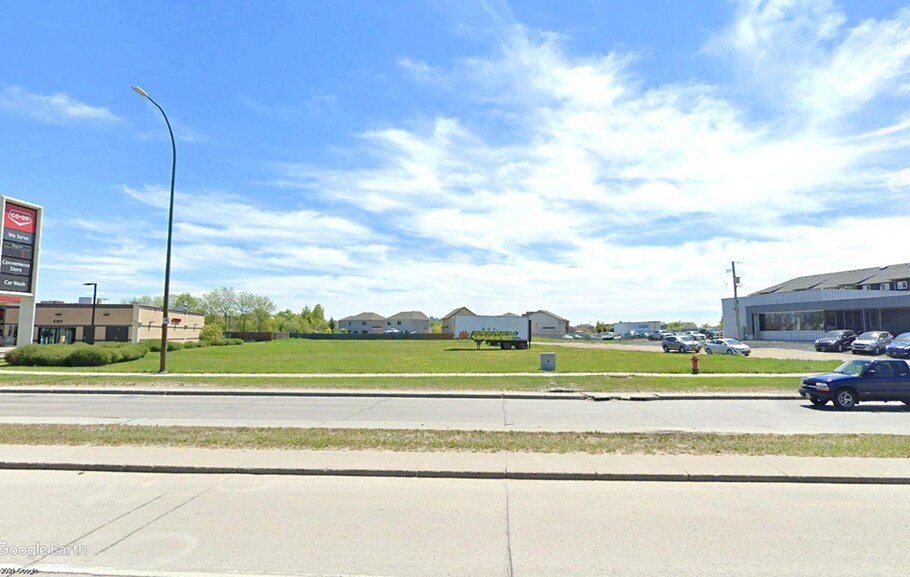 Main, Winnipeg, MB à vendre - Photo de l’immeuble – Image 2 sur 4