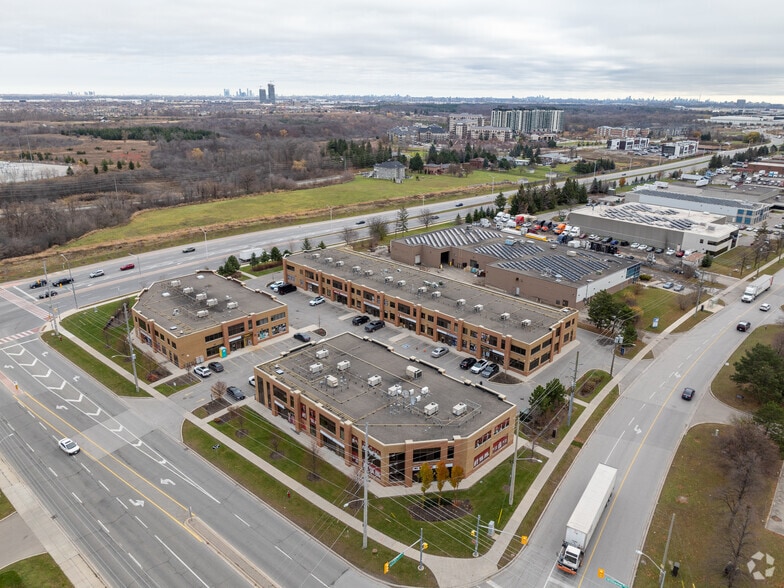 15 Sun Pac Blvd, Brampton, ON à louer - Aérien – Image 3 sur 3