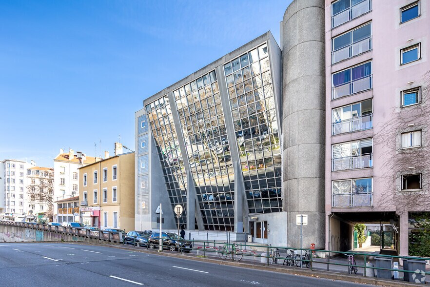 Bureau dans Lyon à louer - Photo de l’immeuble – Image 3 sur 4