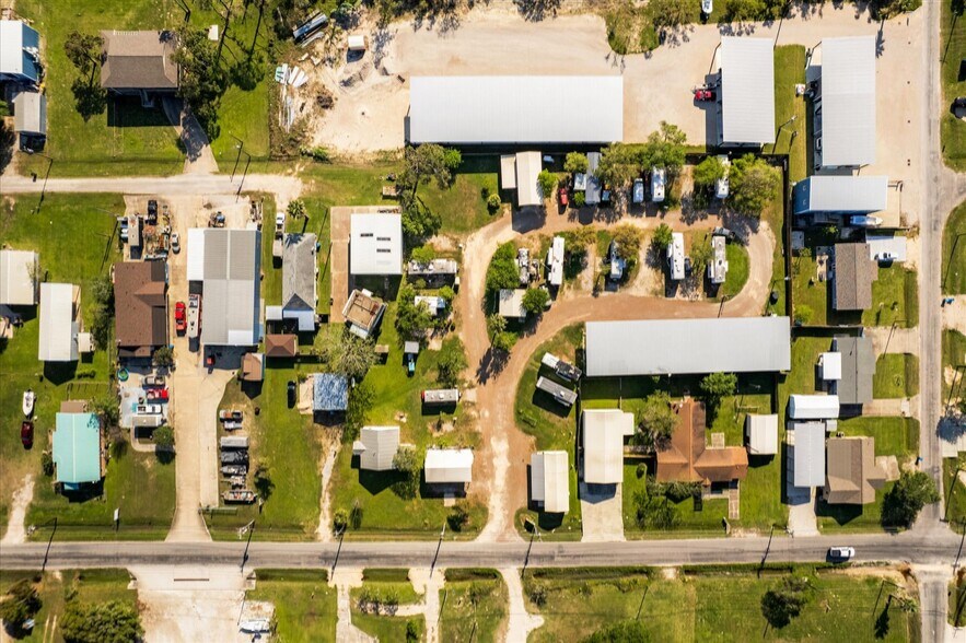 115 Byers Dr, Port O Connor, TX à vendre - Photo de l’immeuble – Image 2 sur 37