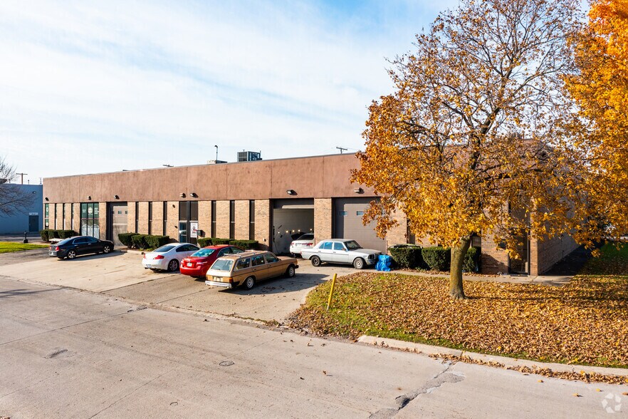 12131-12161 Wormer, Redford Township, MI à louer - Photo de l’immeuble – Image 2 sur 6