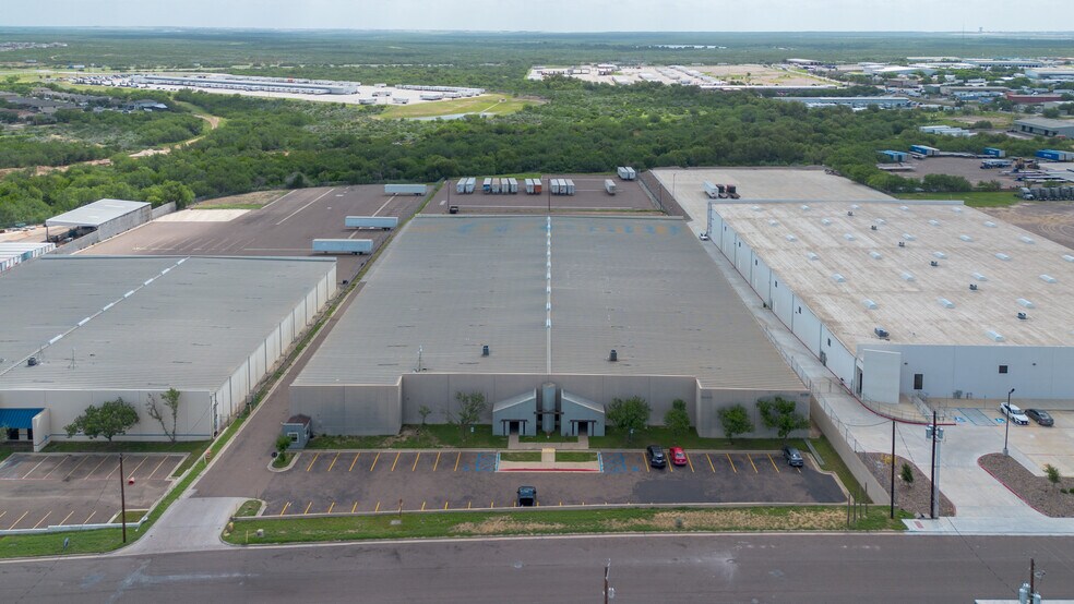 14701 Atlanta Dr, Laredo, TX à louer - Photo de l’immeuble – Image 3 sur 26
