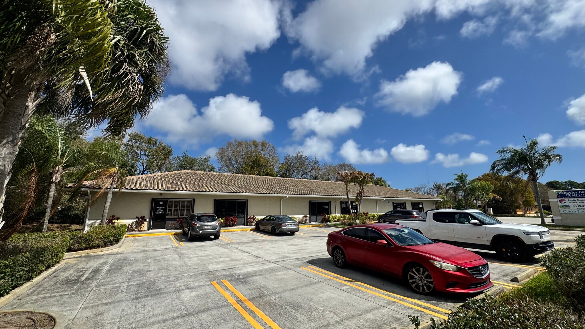 1881-1891 SE Port St Lucie Blvd, Port Saint Lucie, FL à louer Photo principale– Image 1 sur 8