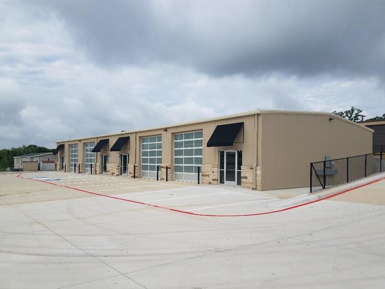 811 Stonecrest Rd, Argyle, TX à louer - Photo de l’immeuble – Image 3 sur 17