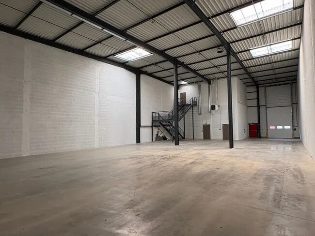 Plus de détails pour Chemin De Savoyan, Heyrieux - Bureau, Local d'activités à louer