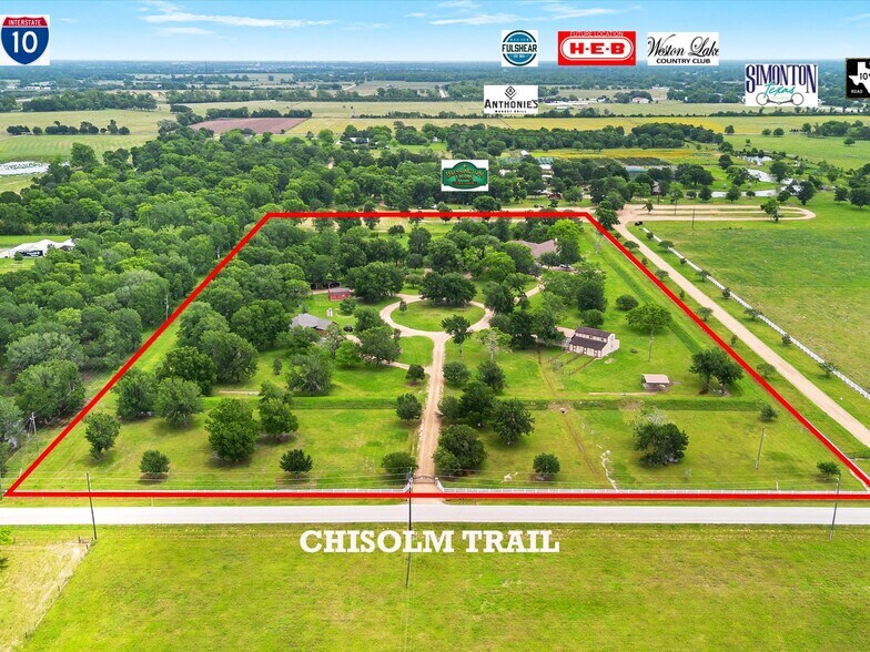 530 Chisolm Trl, Wallis, TX à vendre - Photo de l’immeuble – Image 1 sur 6