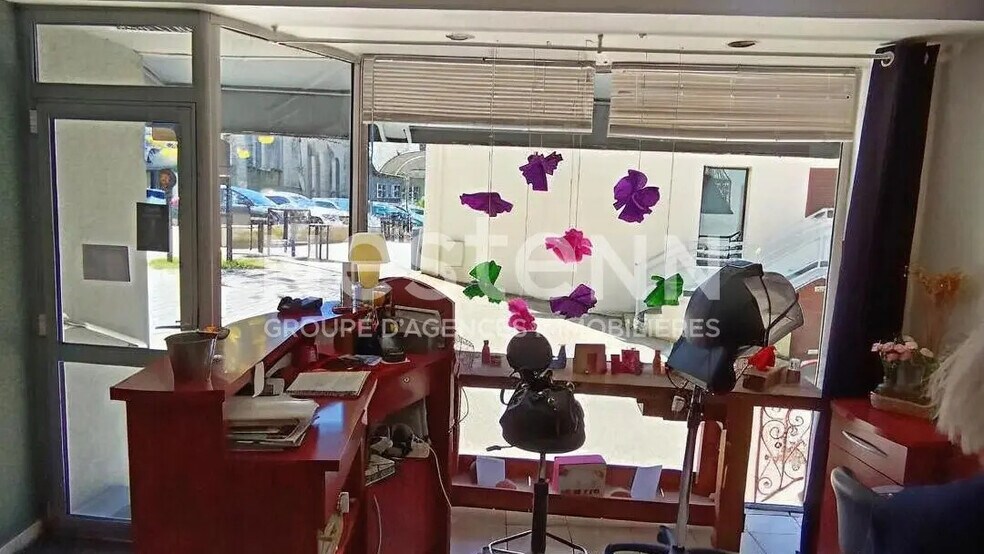 Local commercial dans Ploërmel à vendre - Photo de l’immeuble – Image 2 sur 2