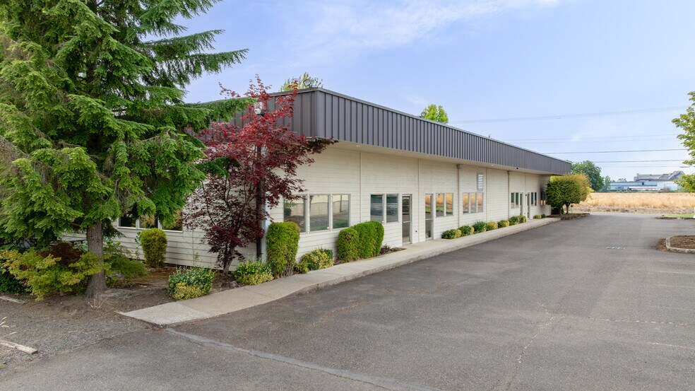3200 NE Rivergate St, Mcminnville, OR à vendre - Photo de l’immeuble – Image 2 sur 37