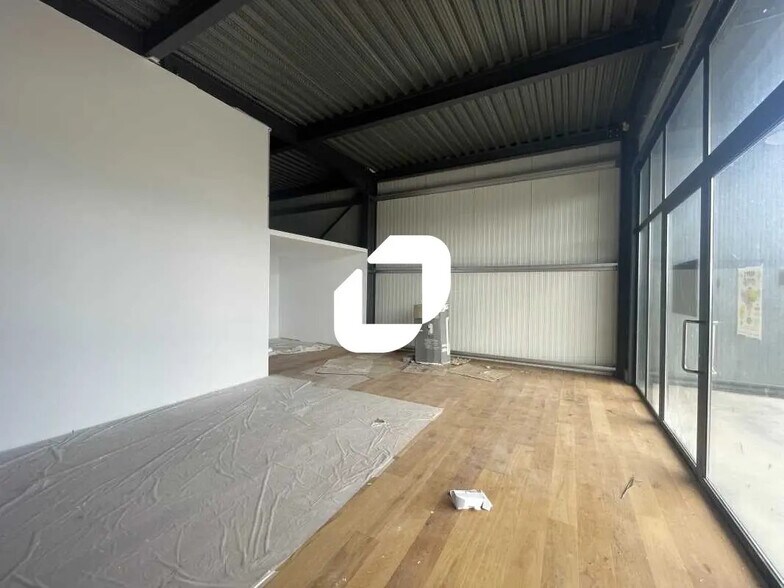 Local commercial dans Audenge à louer - Photo de l’immeuble – Image 2 sur 5