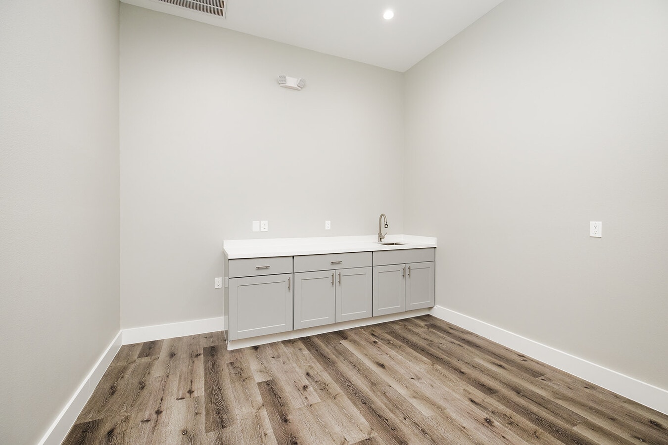 8525 N Sam Houston Pkwy E, Humble, TX 77396 - Lot 802 -  - Photo intérieure - Image 2 of 19