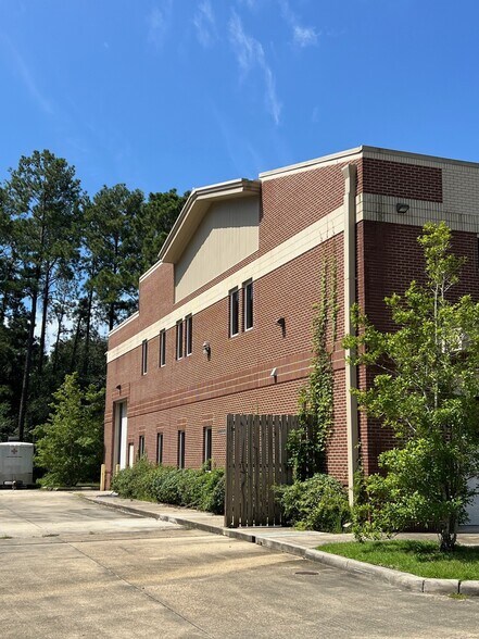 300 Ashland Way, Madisonville, LA à vendre - Photo de l’immeuble – Image 3 sur 14
