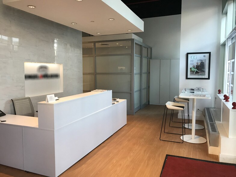 215 9th Ave SW, Calgary, AB à louer - Photo intérieure – Image 3 sur 18