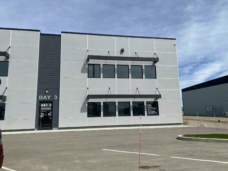 1010 12 Av, Coaldale, AB à louer - Photo de l’immeuble – Image 2 sur 7