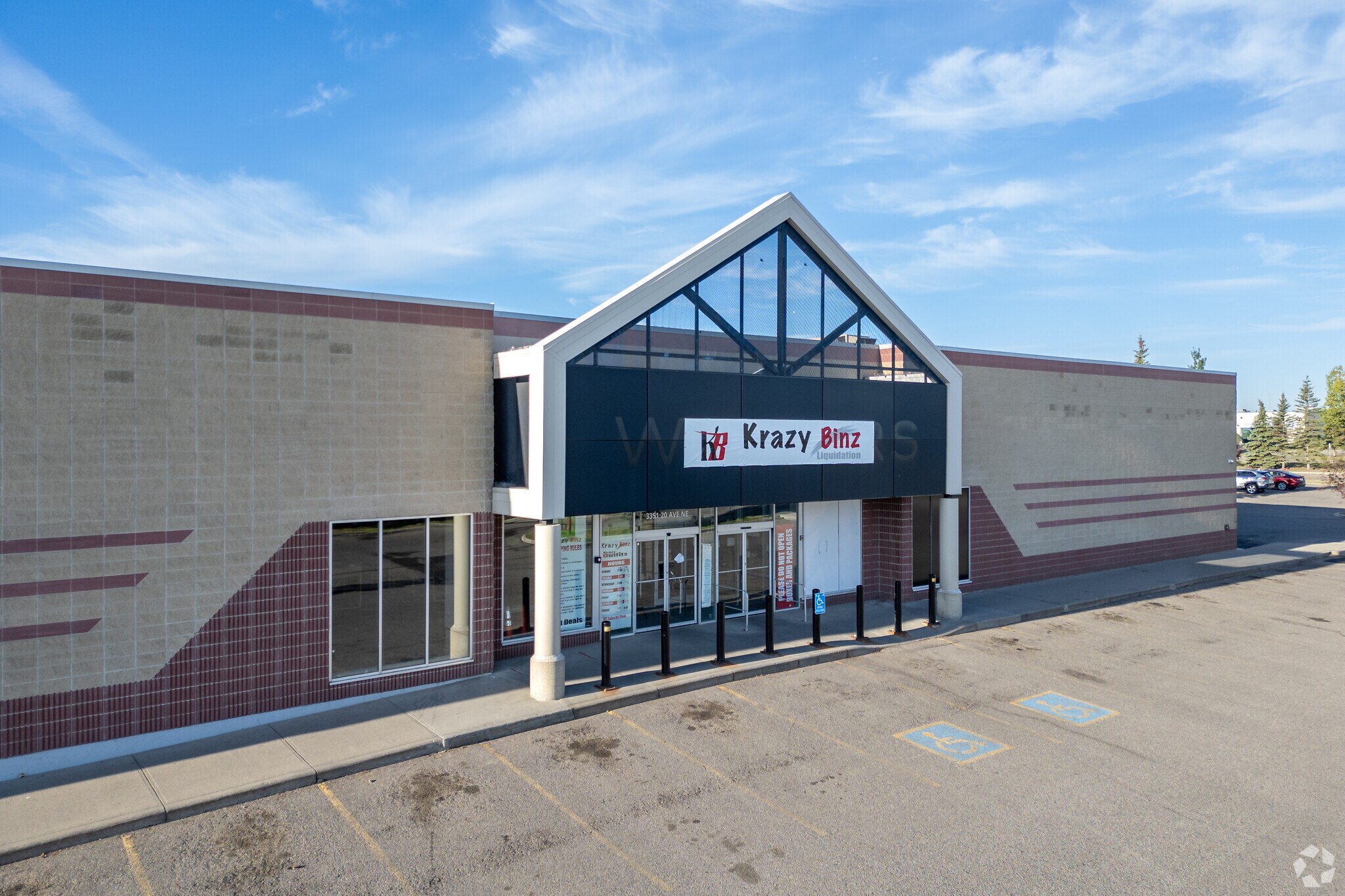 3351 20th Ave NE, Calgary, AB à vendre Photo principale– Image 1 sur 4
