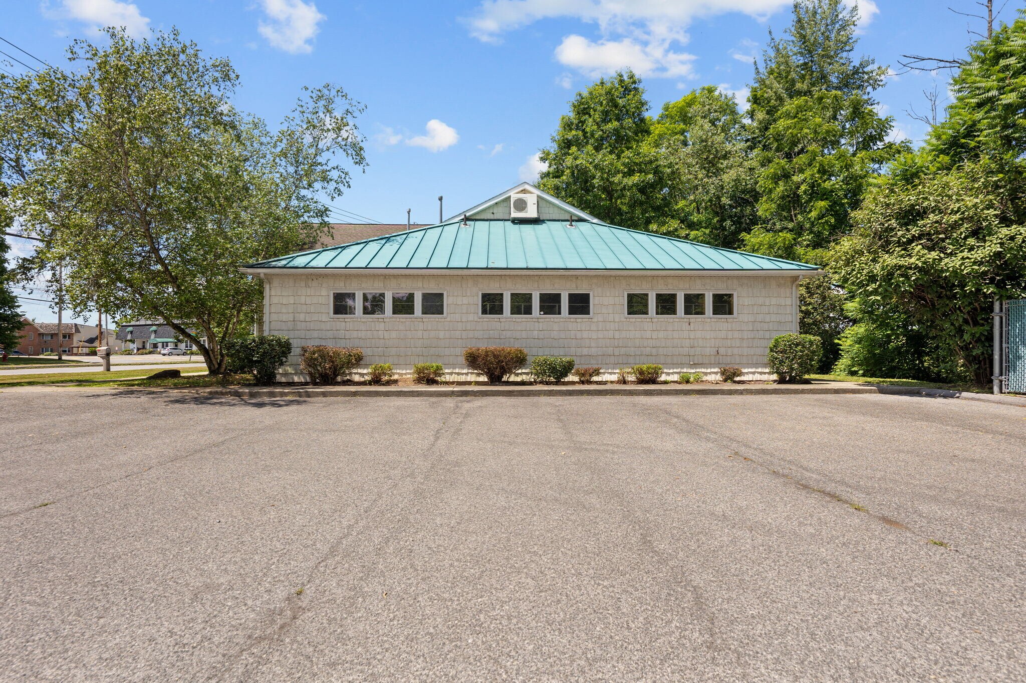 11 Airport Dr, Wappingers Falls, NY à vendre Photo de l’immeuble– Image 1 sur 26